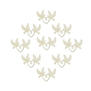 Zestaw dziesięciu drewnianych gołąbków z sercem do rękodzieła DIY o wymiarach 4,5 x 3,5 cm ułożonych w rzędach.