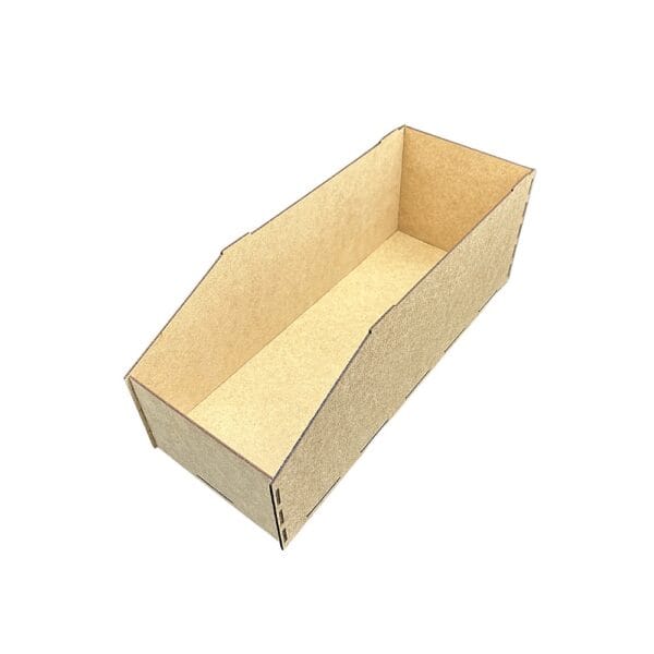 Trzy czwarte widok z góry na dużą kuwetę warsztatową organizer z surowej płyty HDF 40,2 x 15,5x15,3 cm.