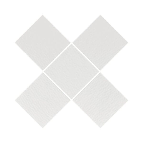 Zestaw pięciu kwadratowych baz do zdobienia DIY 10 x 10 cm ułożonych w kształcie litery X.
