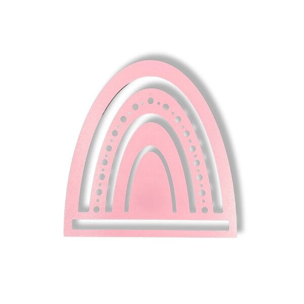 Różowa tęcza baza DIY z płyty HDF o wymiarach 20 x 19,7 cm wycięta laserowo z ozdobnymi otworami.