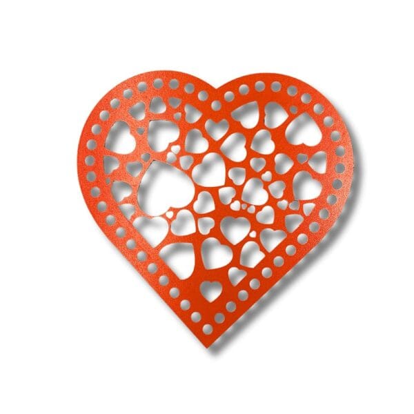 Baza do Koszyka Serce Czerwone MDF 14,9 x 15 cm Cięte Laserowo Czerwona baza do koszyka serce MDF o wymiarach 14,9 x 15 cm z perforowanym wzorem z małych i dużych serc.