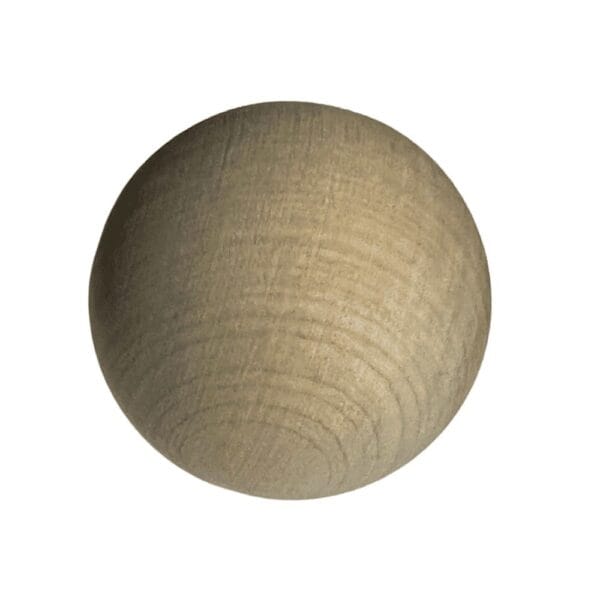Drewniane Kulki do Rękodzieła 50 mm bez Otworu 1 sztuka Drewniane kulki do rękodzieła 50 mm bez otworu w ujęciu pojedynczym, pokazującym gładką, naturalną powierzchnię surowego drewna.