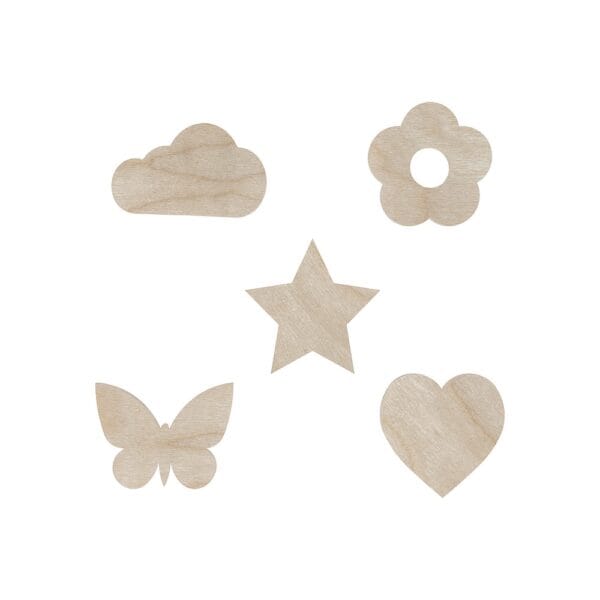 Drewniane Scrapki Mix do Decoupage 2 cm 5 szt Zestaw pięciu drewnianych scrapek ze sklejki o rozmiarze 2 cm zawiera chmurkę, kwiatek, starą gwiazdkę, motyla i serce.