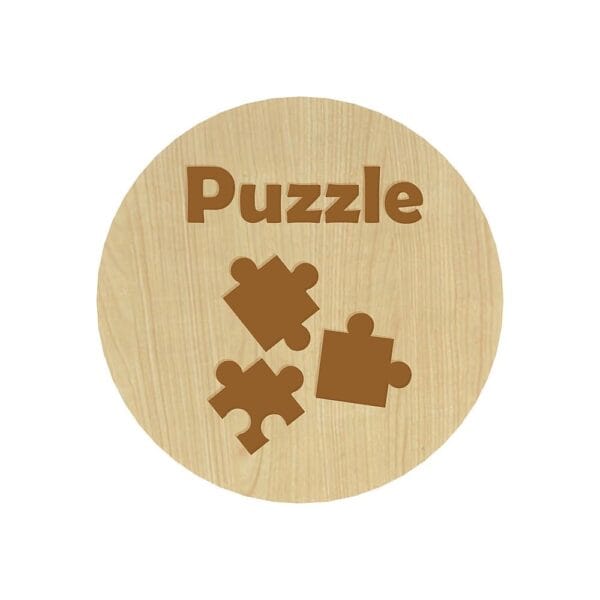 Okrągła grawerowana plakietka organizacyjna HDF Klon o średnicy 8 cm z napisem Puzzle i grafiką elementów puzzli.