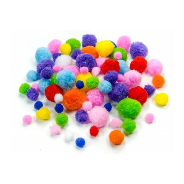 Kolorowe Pompony DIY 78 szt Mix Rozmiarów 10-25 mm Zestaw kolorowych pomponów DIY w mixie rozmiarów od 10 do 25 mm ułożony w luźną stertę na białym tle.