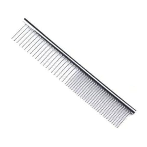 Metalowy grzebień do makramy 15 cm leżący na białym tle, przeznaczony do czesania frędzli i piórek.