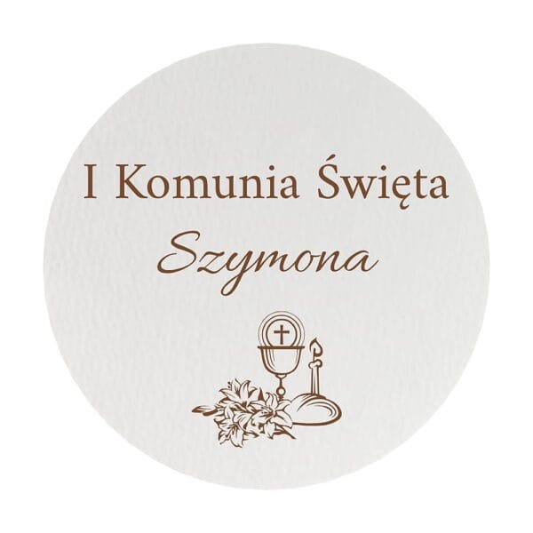 Personalizowany nadruk z imieniem Szymona na białej, okrągłej tablicy powitalnej na Pierwszą Komunię Świętą.