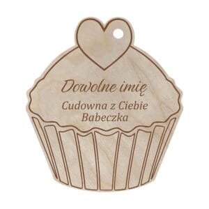 Personalizowany brelok drewniany 'Cudowna Babeczka' z imieniem i grawerowanym napisem w kształcie babeczki.