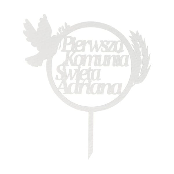 Personalizowany topper komunijny z białej płyty HDF 18 cm o średnicy, przedstawiający gołębia, kłosy zbóż oraz napis Pierwsza Komunia Święta Adriana.