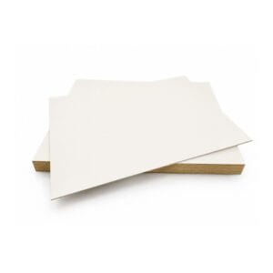 Pakiet białych dwustronnych płyt HDF 460x600 mm o grubości 3 mm w ilości 15 sztuk.
