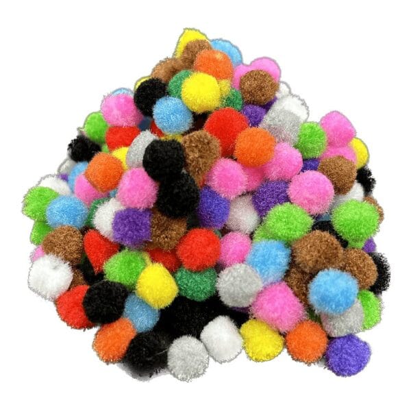 Pompony Dekoracyjne Mix Kolorów 1 cm 240 szt Gęsta sterta kolorowych pomponów dekoracyjnych o średnicy 1 cm, widocznych w komplecie 240 sztuk.