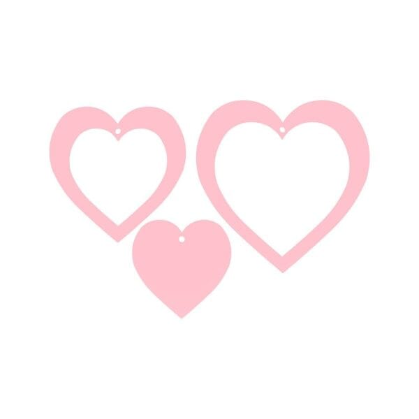 Zestaw serduszek zawieszek mini obręcze w trzech rozmiarach od 4 do 7 cm, zawierający jedno pełne i dwa ażurowe elementy.