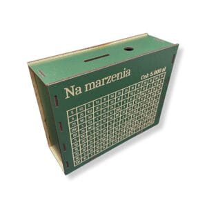 Zielona złożona skarbonka wykreślanka na marzenia 5000 zł z płyty HDF z wygrawerowaną matrycą do odkładania oszczędności.