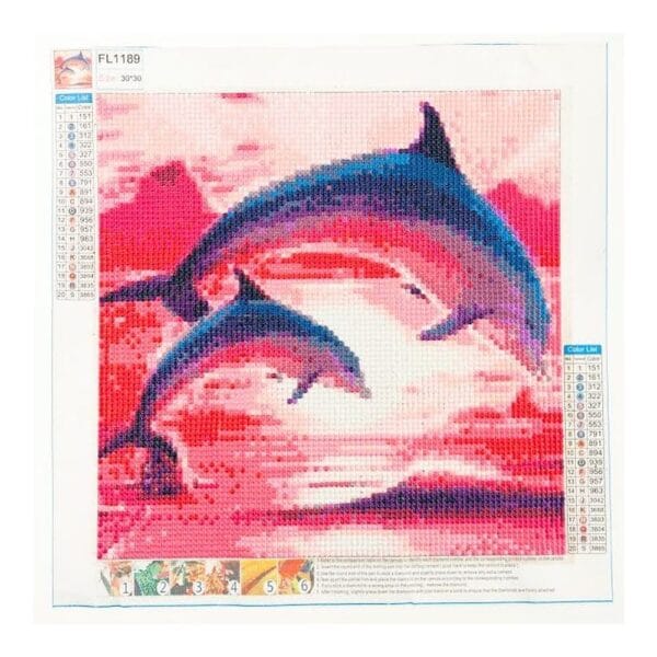 Zestaw do haftu diamentowego 5D z wzorem delfinów o wymiarach 30x30 cm z kolorowym płótnem i legendą barw.